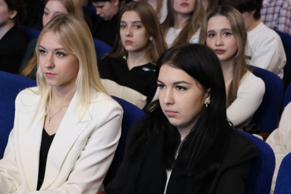 photo_5415939024679461649_y