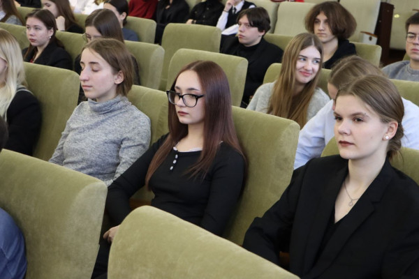 photo_5415939024679461653_y