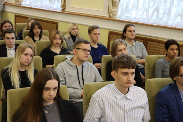 photo_5415939024679461654_y