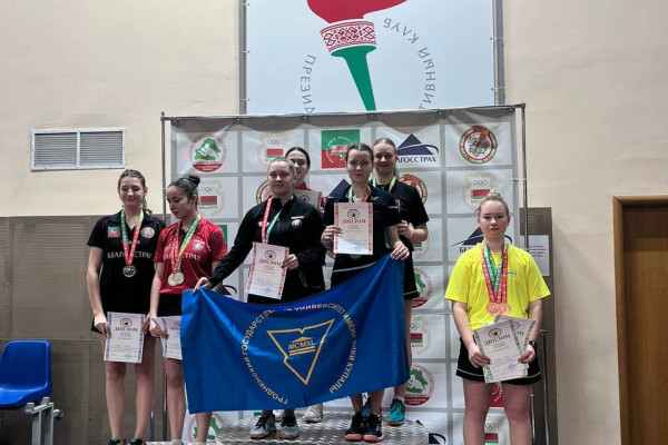 photo_5418073391497342533_y