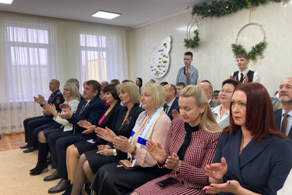 photo_5438643080799577217_y