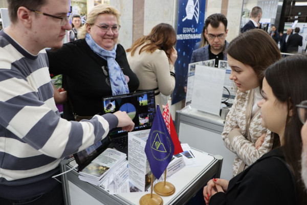 photo_5228679489955949399_y