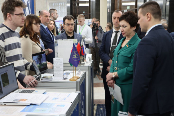 photo_5228679489955949400_y