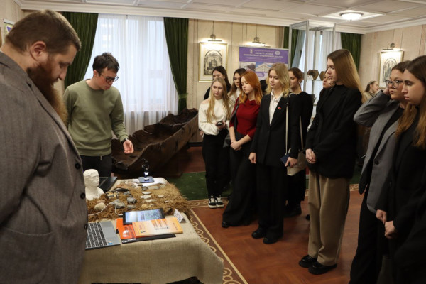 photo_5228679489955949402_y