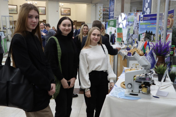 photo_5228679489955949404_y