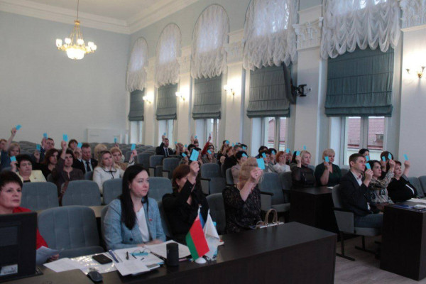 photo_5249352709444856293_y