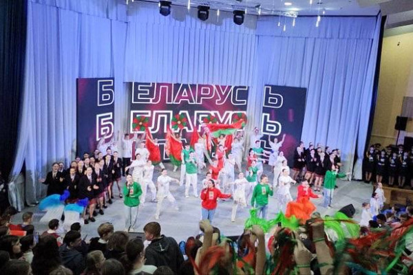 photo_5282925652753901097_x