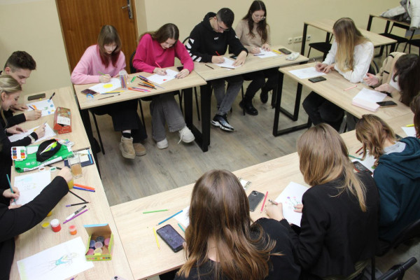 photo_5298854874705947486_y