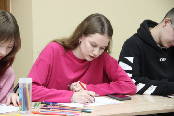 photo_5298854874705947487_y