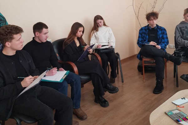 photo_5312441123278546071_y