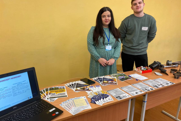 photo_5319096875183370932_y