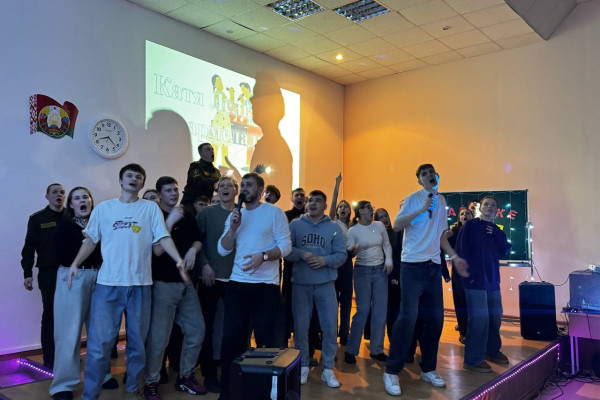 photo_5332559338503531282_y