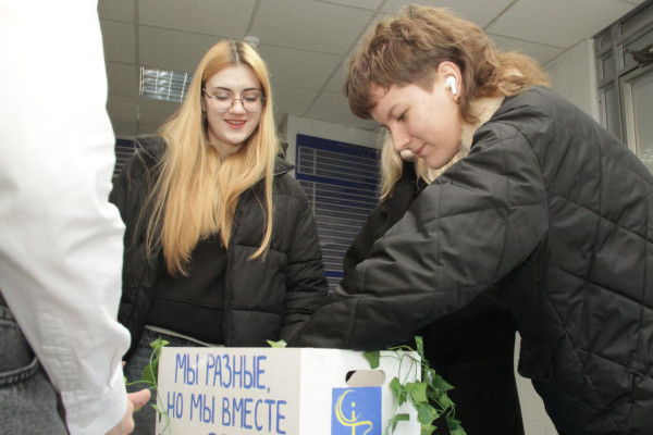 photo_5355225628976213232_y