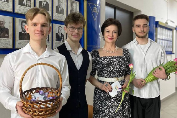 photo_5357337932547105049_x