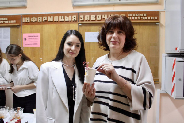 photo_5357337932547105053_y