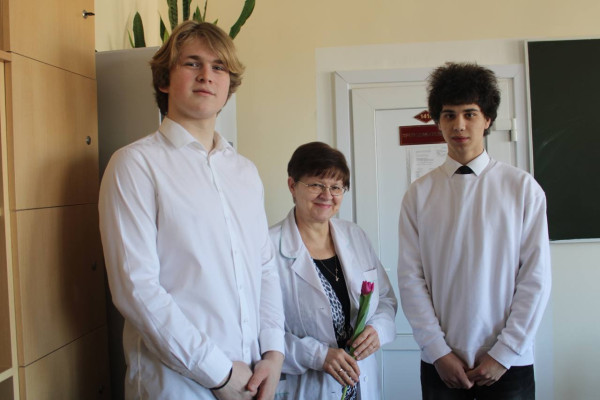 photo_5357337932547105056_y