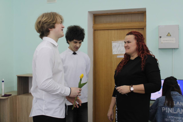 photo_5357337932547105058_y