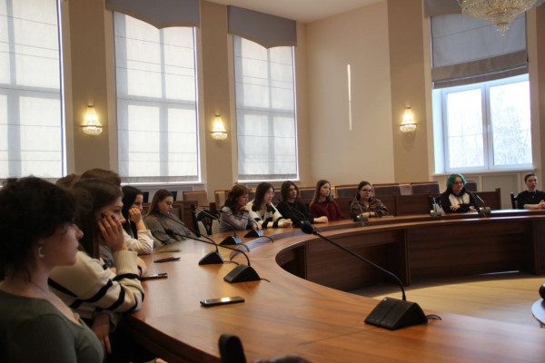 photo_5370879908596807271_y