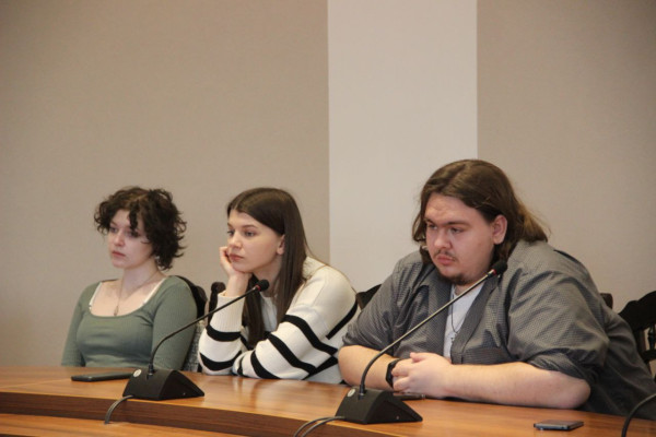 photo_5370879908596807276_y