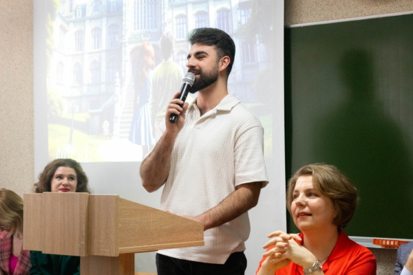 photo_5384254196238382045_y