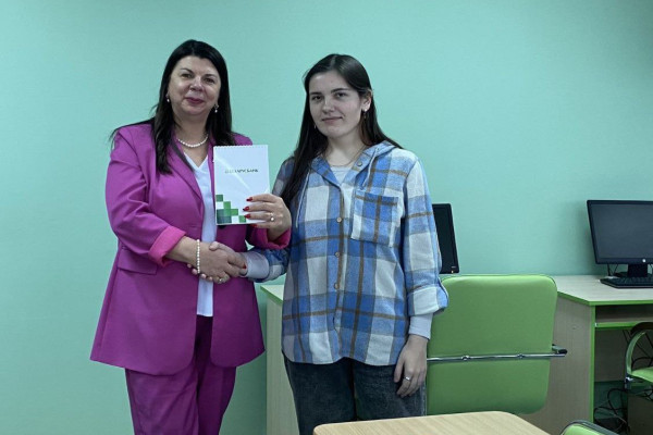 photo_5409329439378107407_y