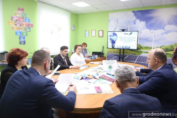 photo_5398075912098015504_x