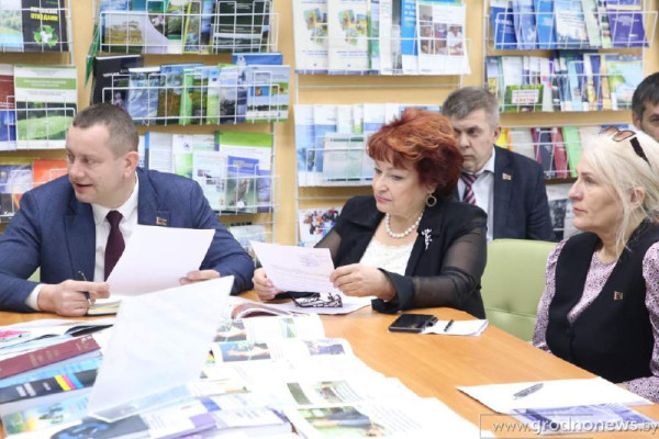 photo_5398075912098015505_x