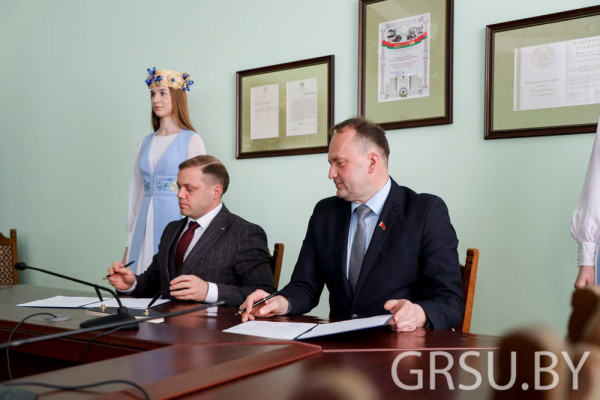 photo_5435976975555620066_y