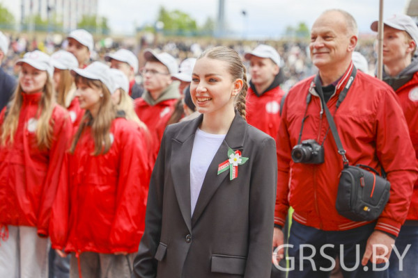 photo_5253836290229661355_y