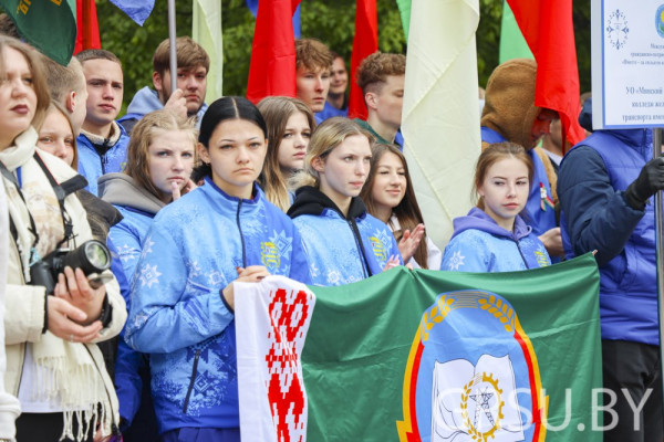 photo_5253836290229661360_y