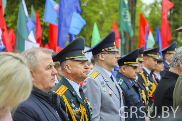 photo_5253836290229661361_y