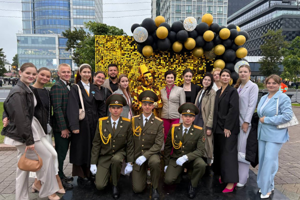 photo_5382165755505799531_y