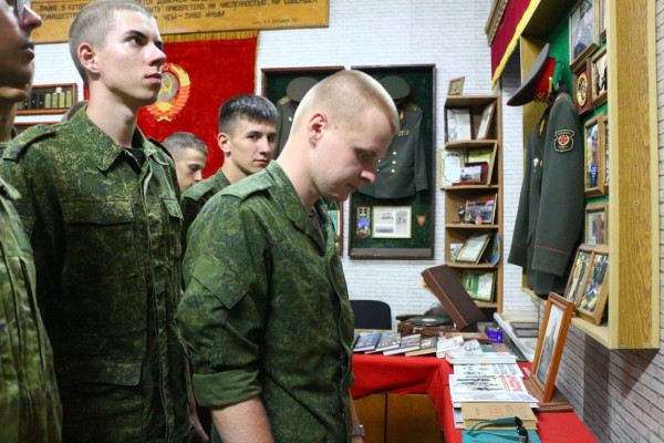 photo_5204188495512465639_y