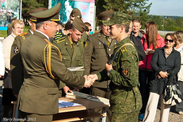 Присягу на верность Республике Беларусь принимают курсанты первого курса военного факультета ГрГУ имени Янки Купалы ГрГУ, университет, образование, военный факультет, присяга