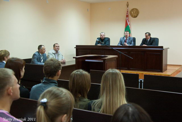 Зал судебных заседаний на юридическом факультете ГрГУ имени Янки Купалы ГрГУ, университет, образование, юридический факультет
