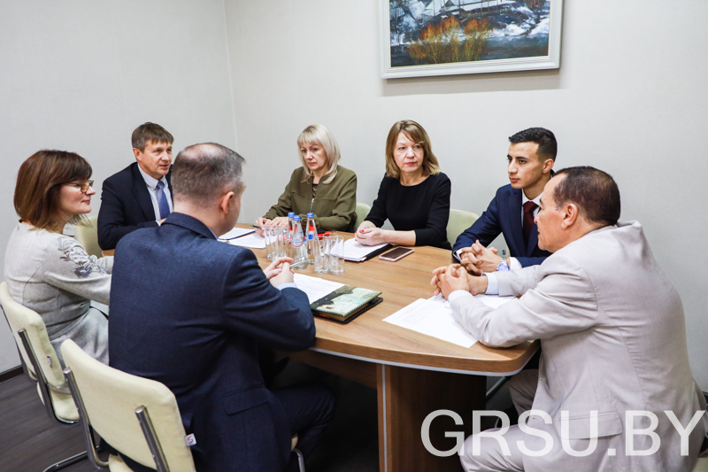 У ГрДУ імя Янкі Купалы прыбыў дырэктар Цэнтра арыентацыі даследаванняў і акадэмічных пошукаў Махамед Маламан
